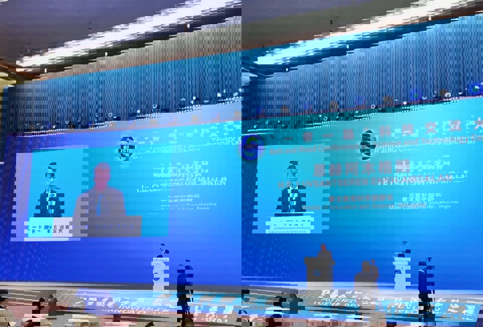 БШУ-ны сайд Л.Энх-Амгалан “бүс ба зам” олон улсын шинжлэх ухаан, технологийн форумд илтгэл тавив